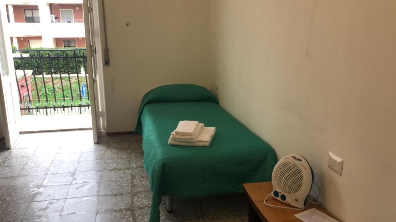 Castellaneta Short Term -Low Cost Exterior foto